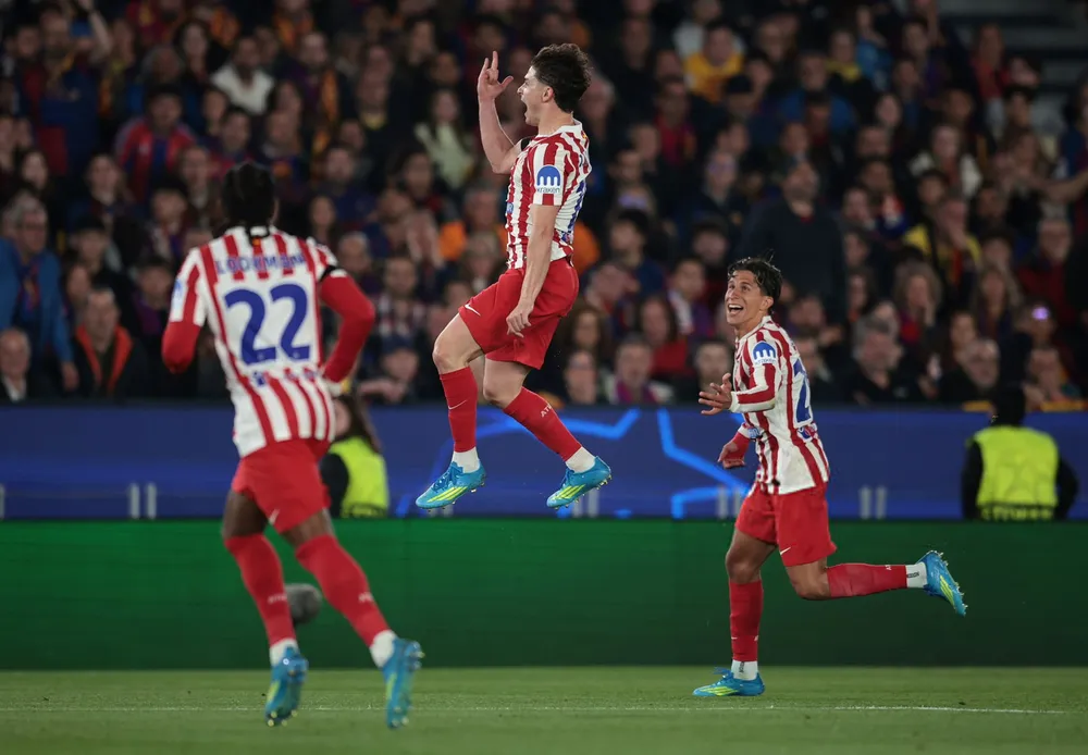 julian alvarez tiro libre