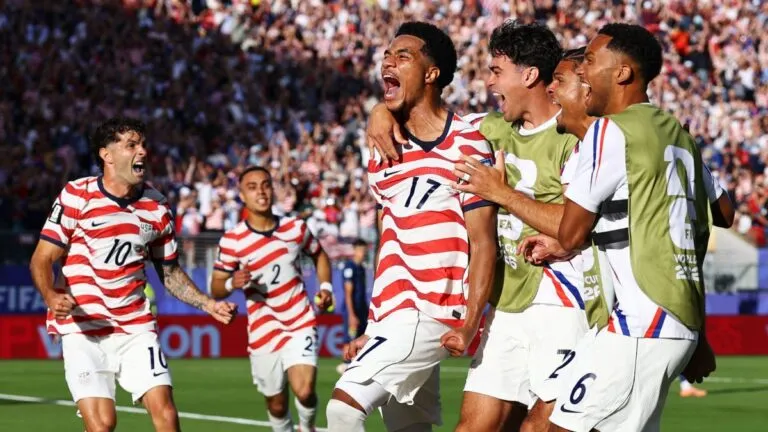anfitriones-dentro-estados-unidos-gana-ante-bosnia-herzegovina-su-primer-partido-de-eliminacion-en-200154-768x432